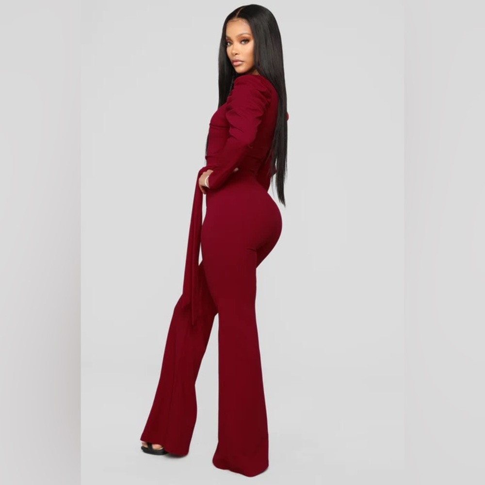 3/$20 Fashion Nova wide leg burgundy jumpsuit